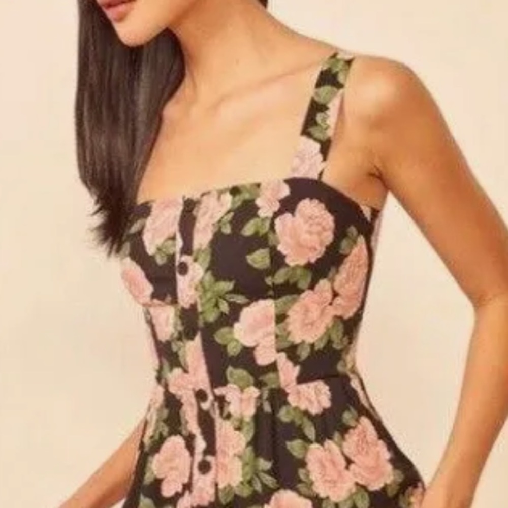 Beautiful rose print Reformation midi sundress. Button front for and flare